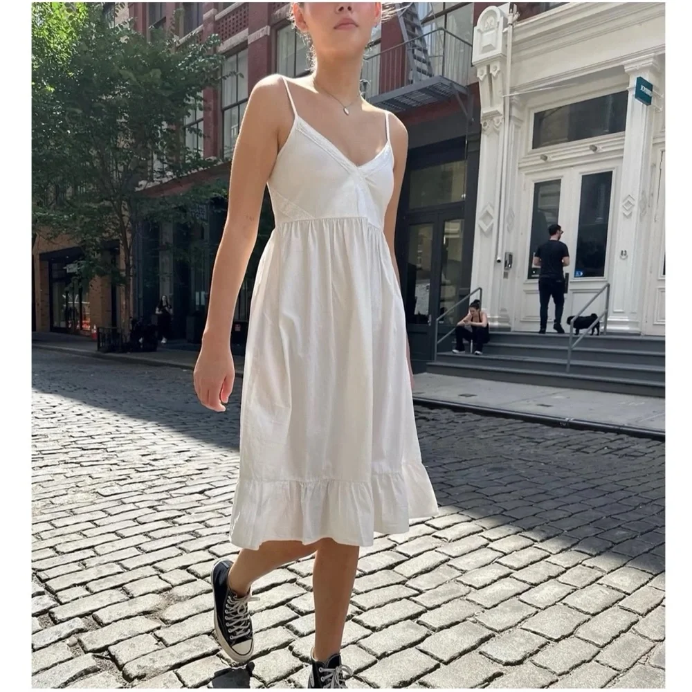 brandy melville dresses Navy and White Floral Kyran Dress 35 (89 Cm) Length brandy melville robbie dress blue